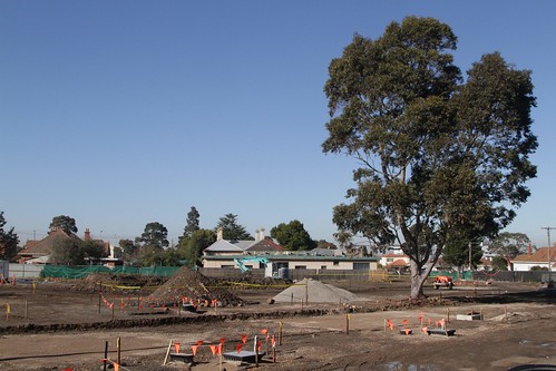 Rebuilding the gravel car park at Footscray University