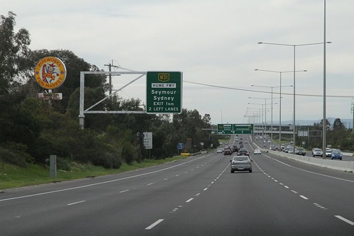 Western Ring Road eastbound at the Hume Freeway interchange