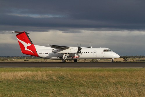 QantasLink Bombardier DHC-8-315Q VH-TQZ on the takeoff roll along runway 34