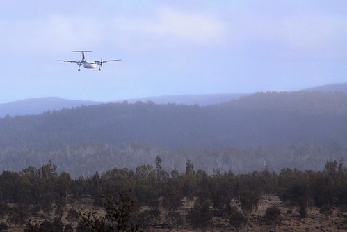 Approaching Mount Hotham: Qantas Dash-8 200 VH-TQG