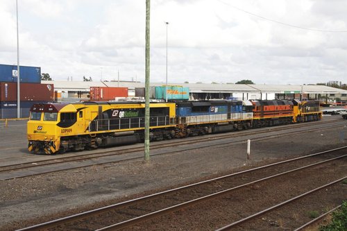 LDP009, LDP002, 2202 and X54 at North Dynon, having arrived on BM7 the night before
